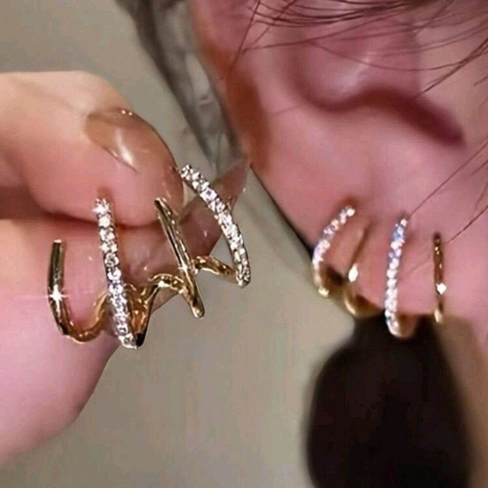 Elegant Gold Blingy Ear Cuff FREE SHIPPING - Picture 4 of 4